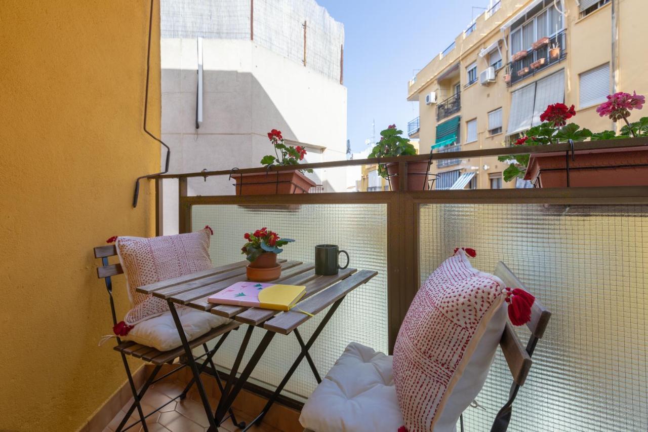 Luminoso Apartamento De Dos Habitaciones Con Terraza Y Parking En El Centro مالقة المظهر الخارجي الصورة