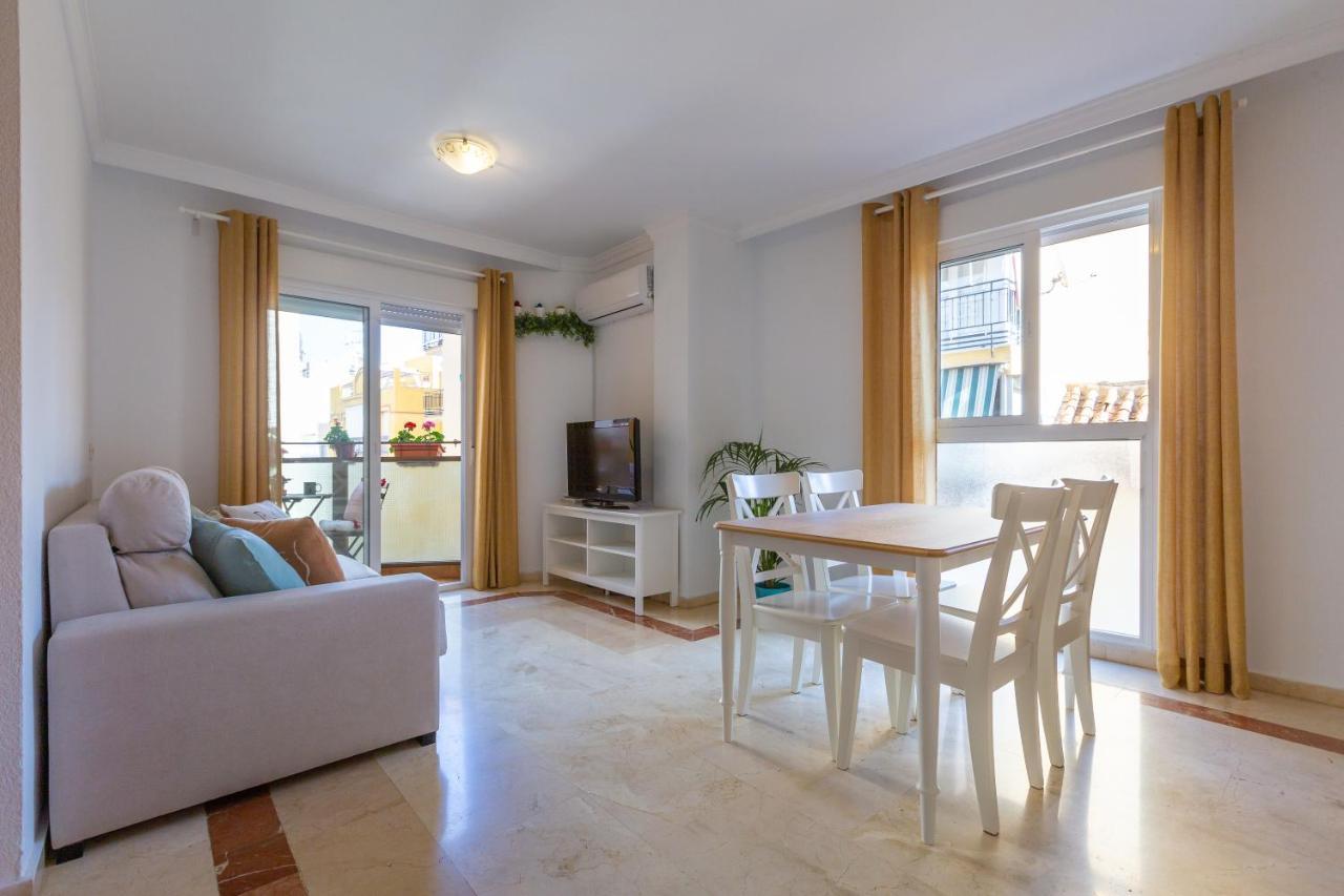 Luminoso Apartamento De Dos Habitaciones Con Terraza Y Parking En El Centro مالقة المظهر الخارجي الصورة