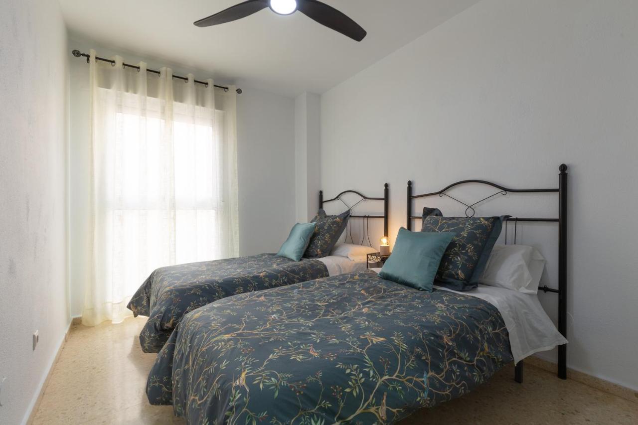 Luminoso Apartamento De Dos Habitaciones Con Terraza Y Parking En El Centro مالقة المظهر الخارجي الصورة