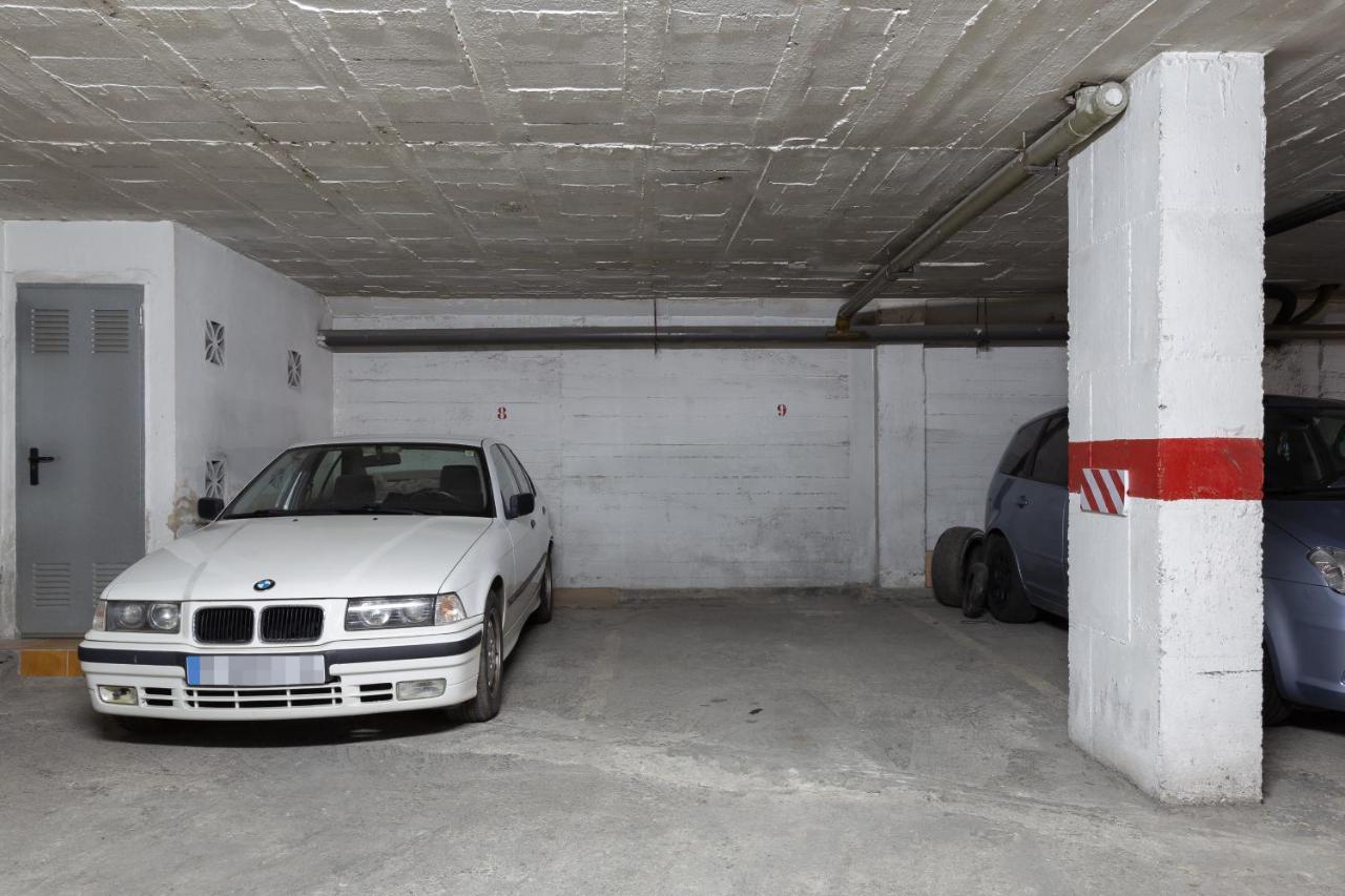 Luminoso Apartamento De Dos Habitaciones Con Terraza Y Parking En El Centro مالقة المظهر الخارجي الصورة