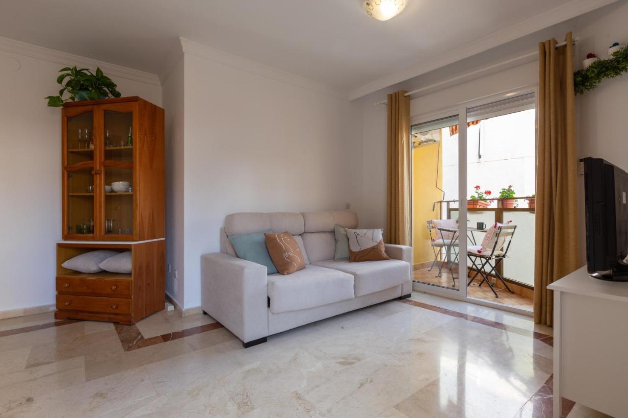Luminoso Apartamento De Dos Habitaciones Con Terraza Y Parking En El Centro مالقة المظهر الخارجي الصورة
